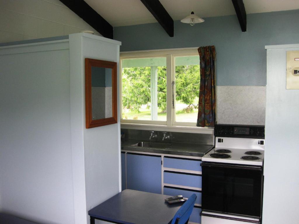 Alpine Holiday Apartments & Campground 핸머스프링스 외부 사진