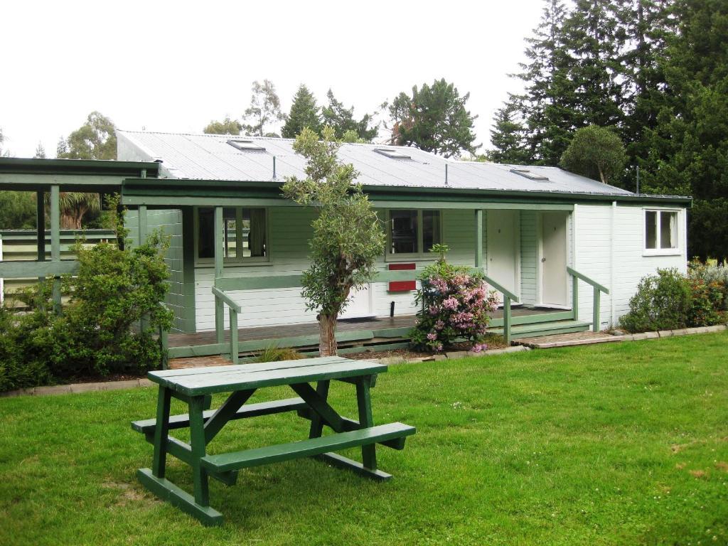 Alpine Holiday Apartments & Campground 핸머스프링스 외부 사진