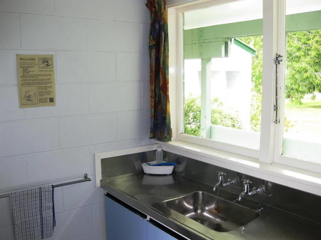 Alpine Holiday Apartments & Campground 핸머스프링스 외부 사진
