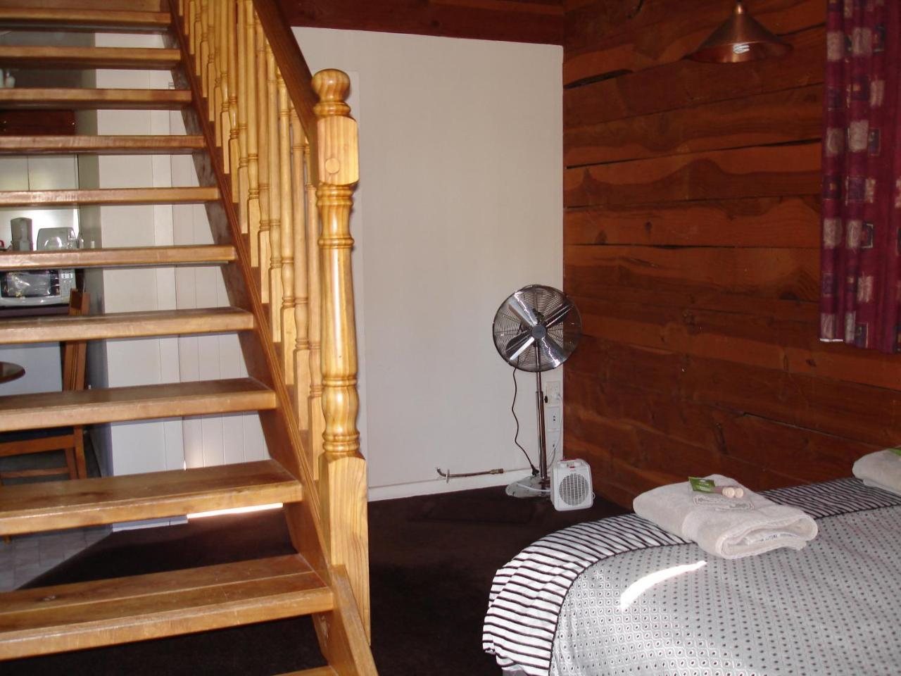 Alpine Holiday Apartments & Campground 핸머스프링스 외부 사진