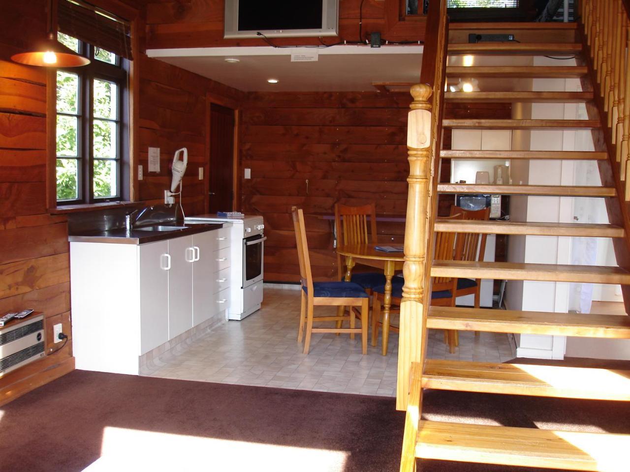 Alpine Holiday Apartments & Campground 핸머스프링스 외부 사진